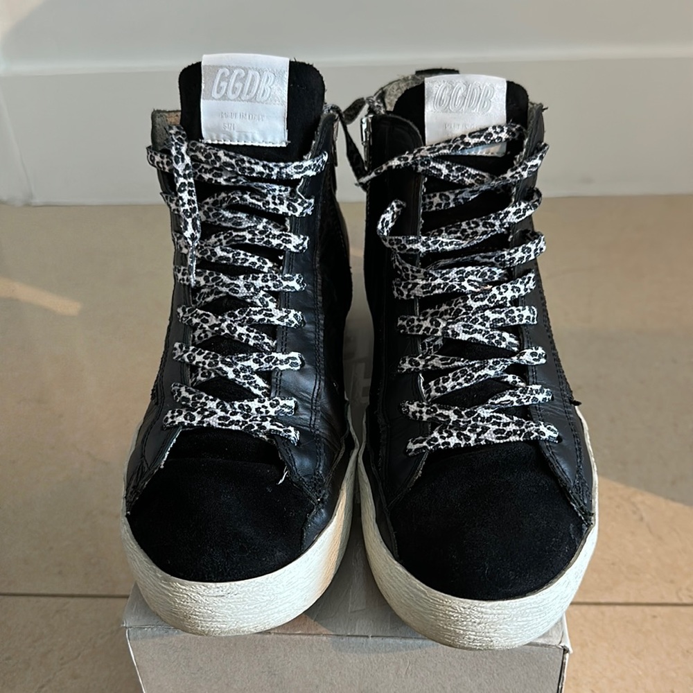 Hard to find, black with sparkly star.